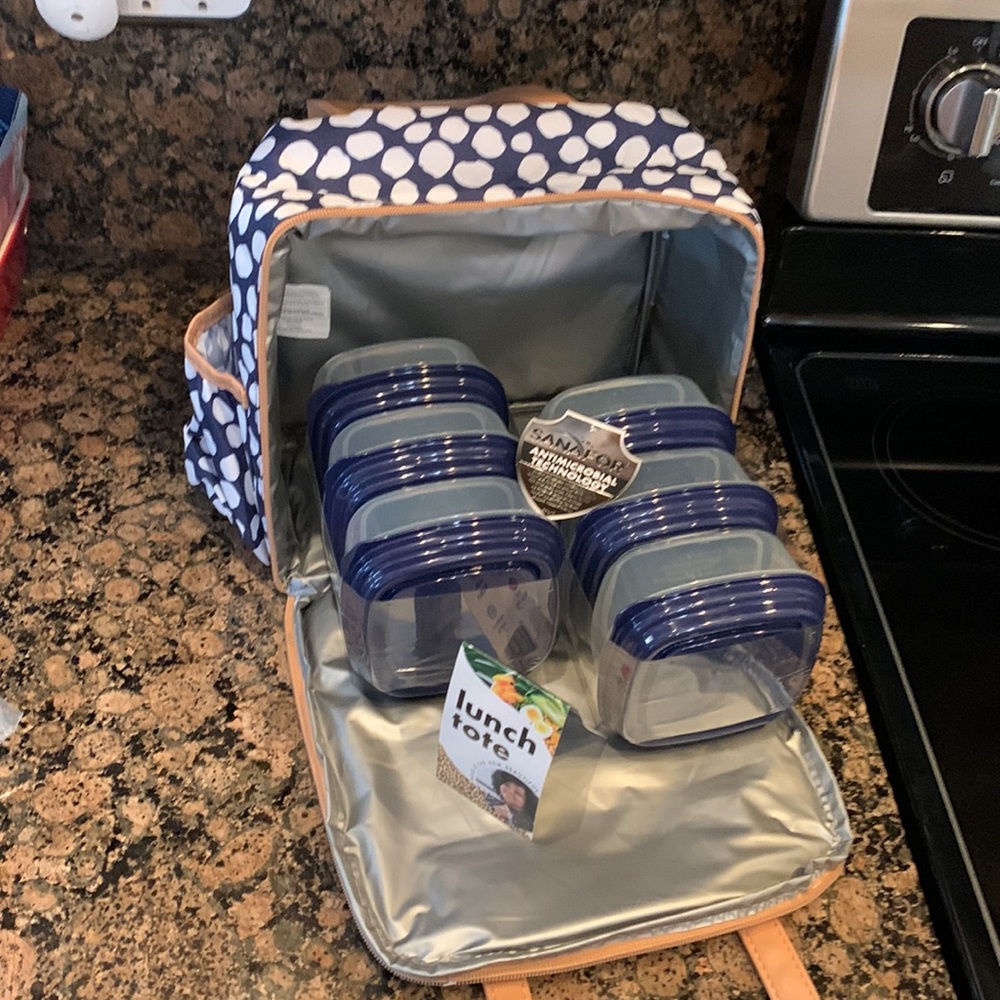 Insulated zip lunch tote - Picture 4 of 7